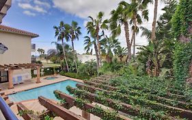 Howard Johnson Express Inn - South Padre Island Resort